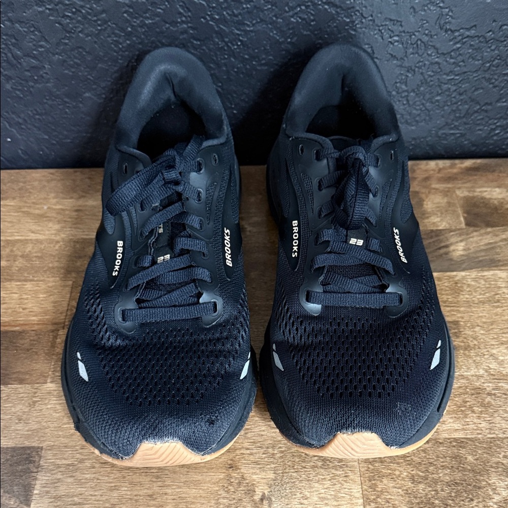 Brooks Women’s Black Adrenaline Running Shoes Size 10.5 - Picture 2 of 8